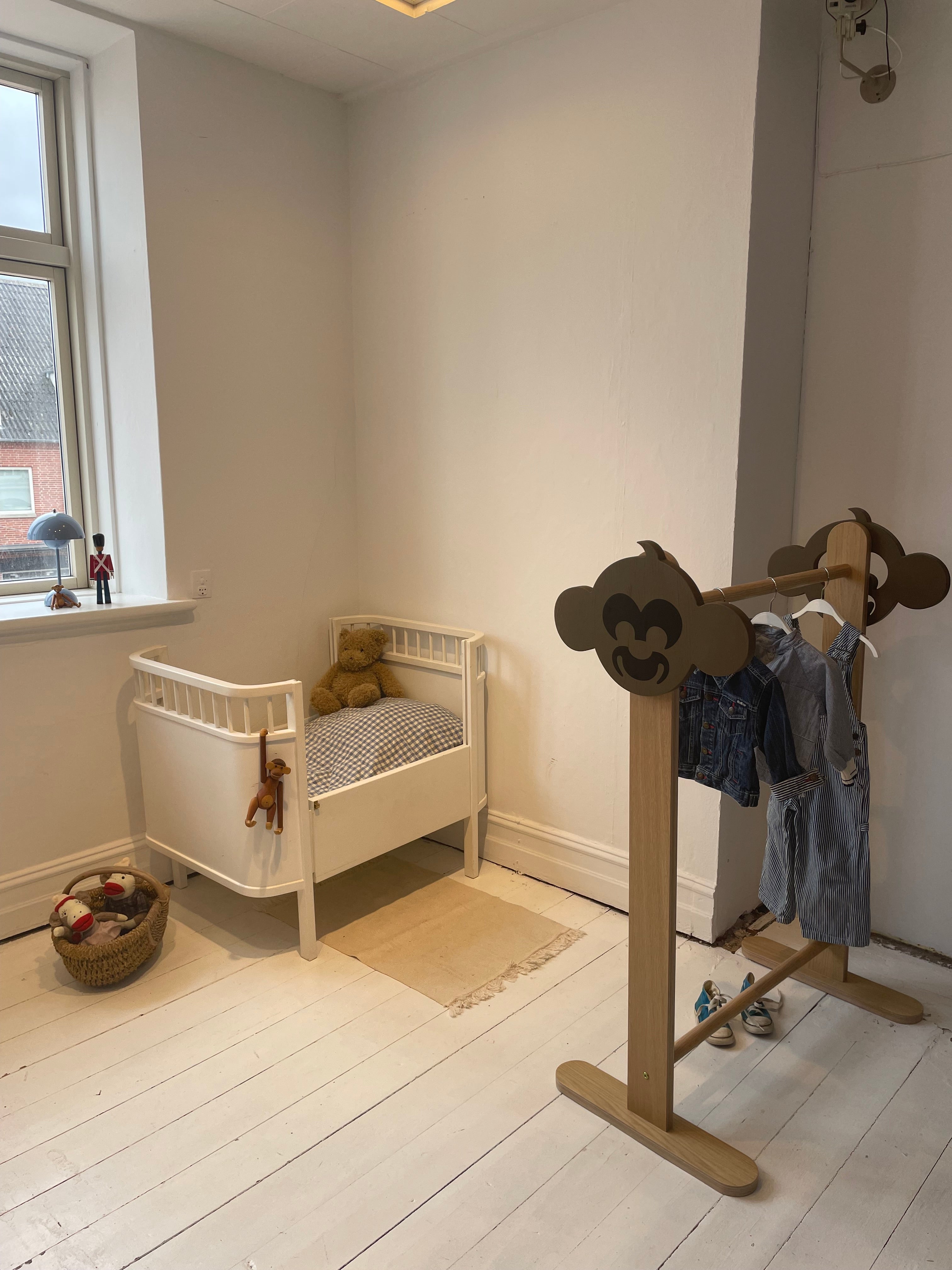 Tøjstativ Ole med abe hoved