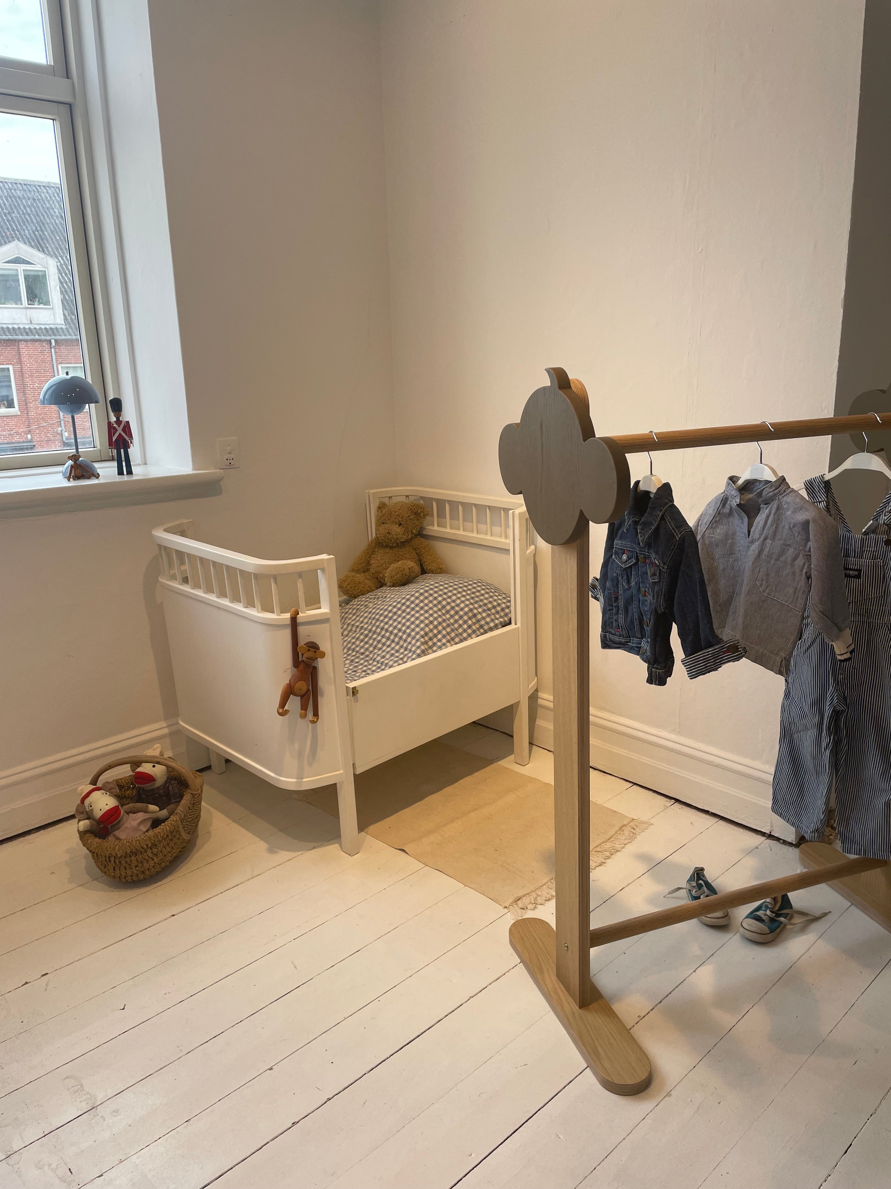 Tøjstativ Ole med abe hoved